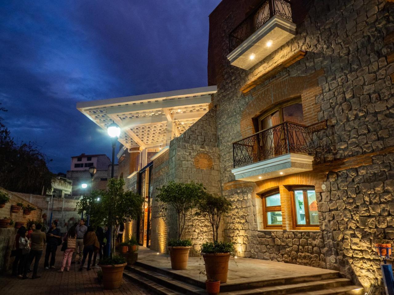 Hotel Otavalo Buitenkant foto