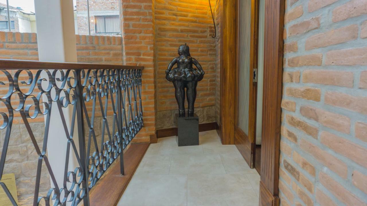 Hotel Otavalo Buitenkant foto