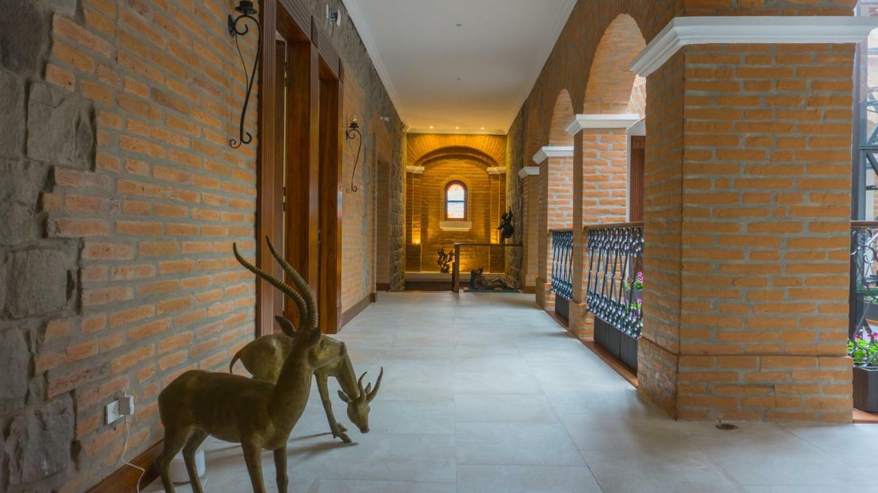 Hotel Otavalo Buitenkant foto