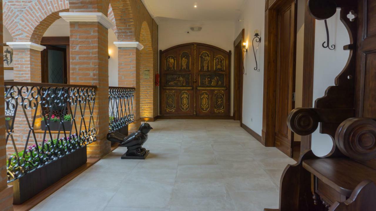 Hotel Otavalo Buitenkant foto