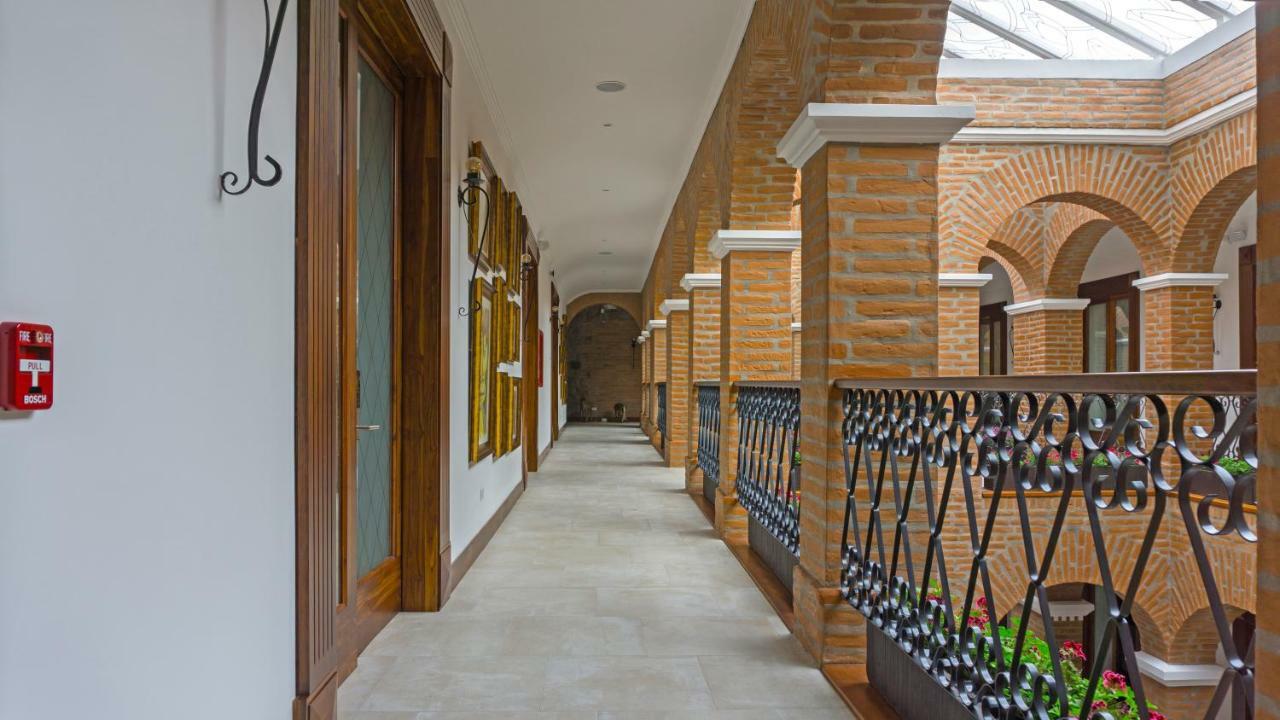 Hotel Otavalo Buitenkant foto