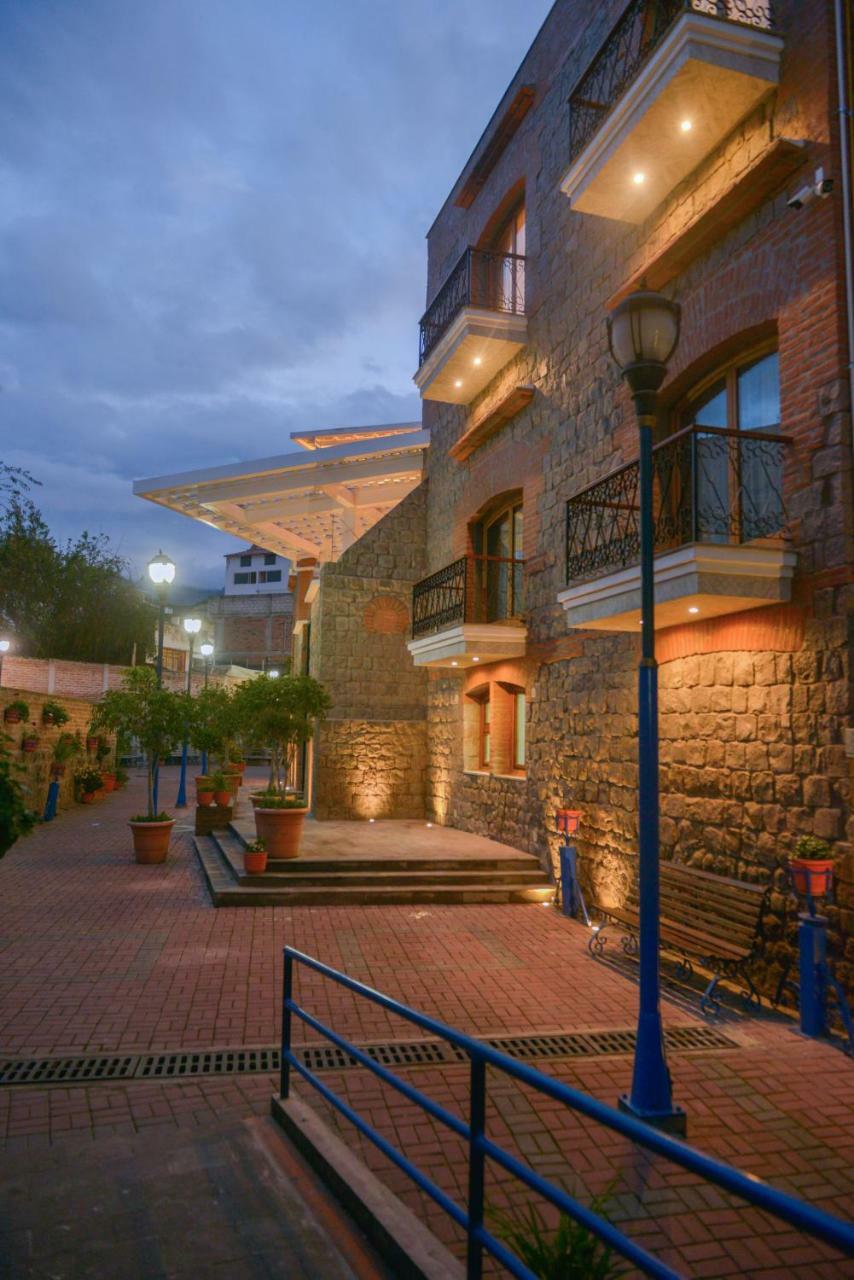 Hotel Otavalo Buitenkant foto